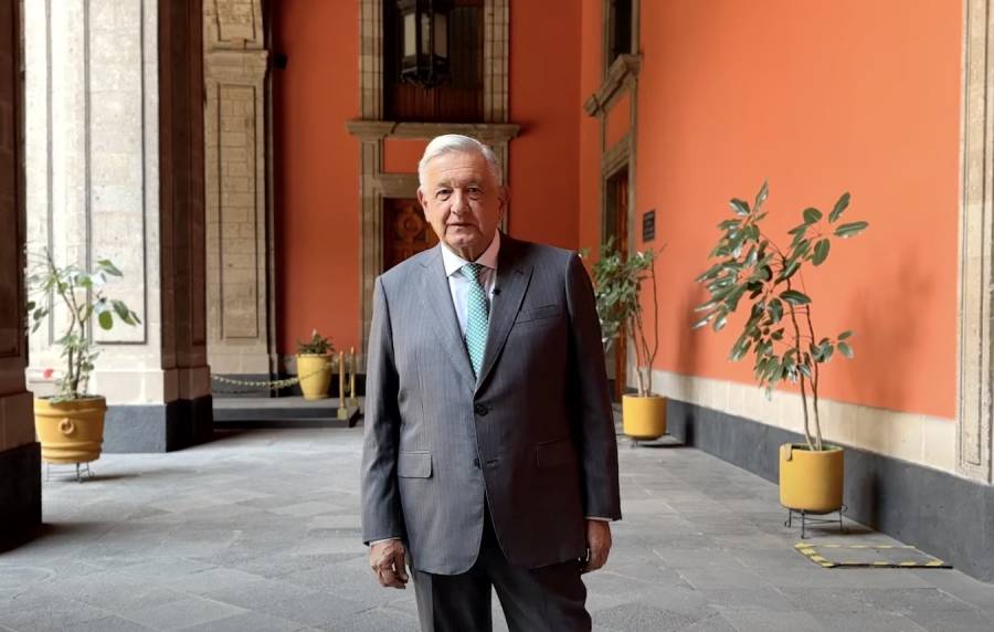 AMLO reaparece tras dar positivo a COVID-19