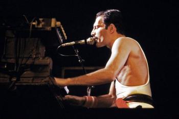Subastar&aacute;n objetos de colecci&oacute;n privada de Freddie Mercury
