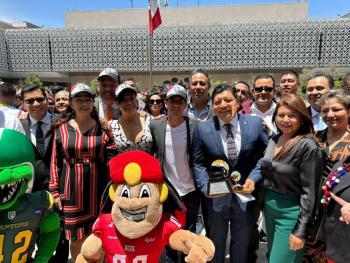 Rinden homenaje al fútbol americano practicado en México en la Cámara de Diputados