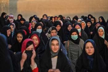 Talibanes afirman que prohibici&oacute;n a afganas de trabajar en la ONU es asunto 