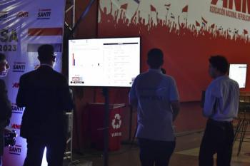 Oficialista Pe&ntilde;a encabeza el conteo de las presidenciales en Paraguay