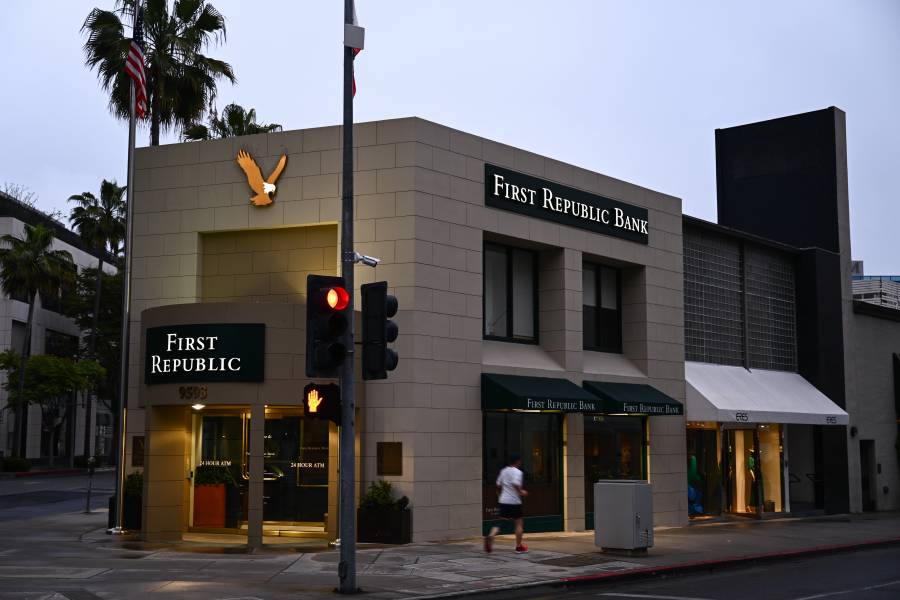EEUU embarga el First Republic Bank y se lo vende a JPMorgan