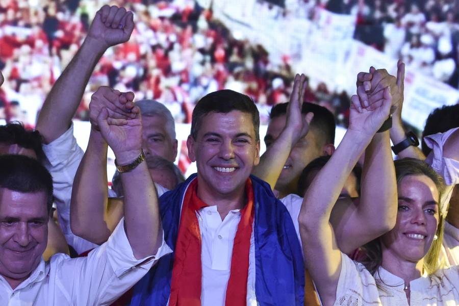 Santiago Peña gana la presidencia en Paraguay