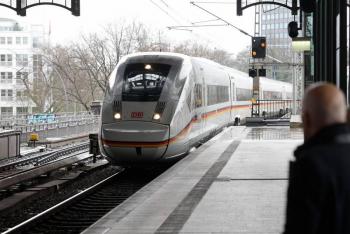 Alemania abarata viajes en tren en lucha contra cambio clim&aacute;tico