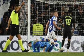 Real Madrid pierde con la Real Sociedad y abre la puerta al t&iacute;tulo del Barcelona