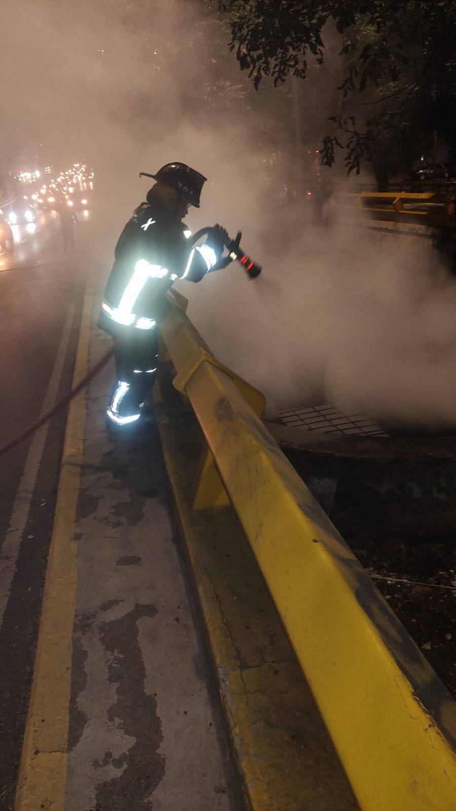 Bomberos sofocaron al menos tres incendios de dimensiones importantes en CDMX