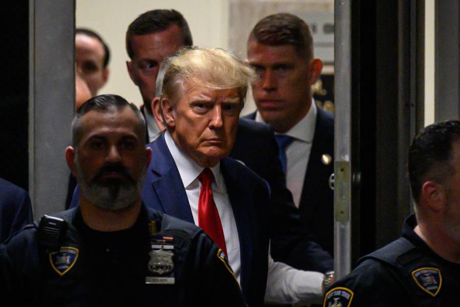 Juez pide enjuiciar a Trump en febrero o marzo del año próximo