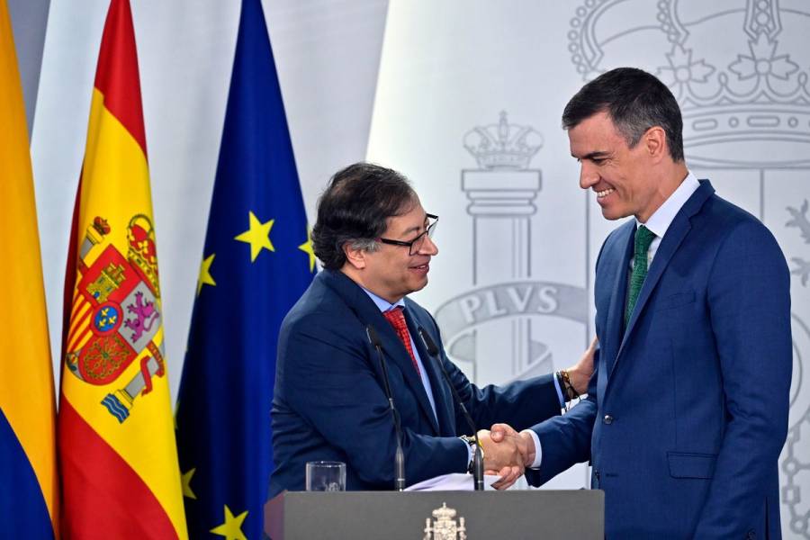 Petro pide a España ayuda para sacar al ELN de listas internacionales de terrorismo