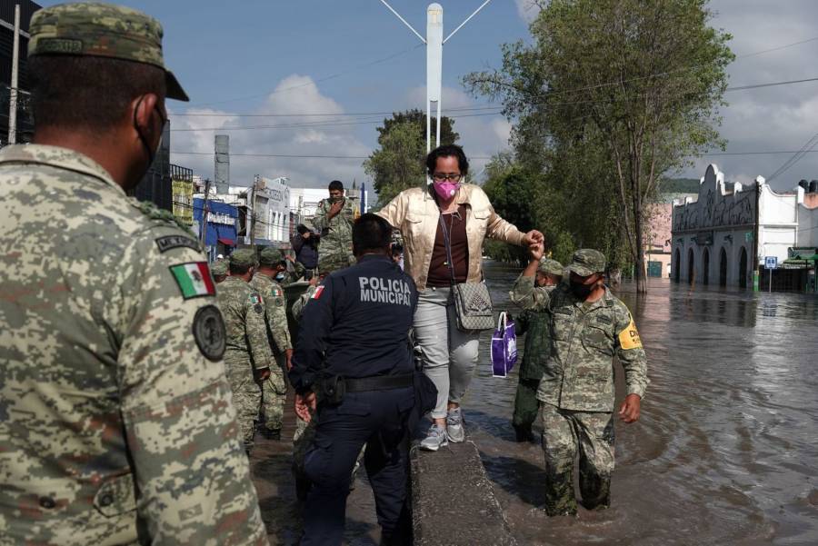 Misiones de Fuerzas Armadas: seguridad, defensa del territorio, desarrollo social, obras y auxilio en desastres: AMLO