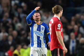 Brighton se venga del Manchester United con gol ag&oacute;nico de Mac Allister