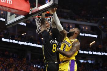 Lakers pega primero en su duelo de playoffs de NBA
