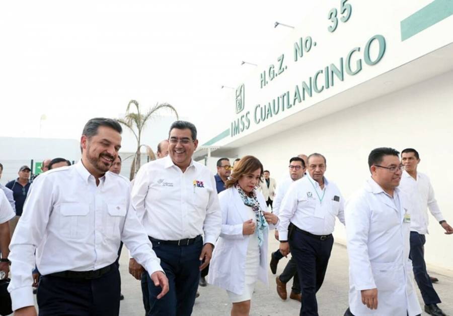 Zoé Robledo y gobernador de Puebla inauguran Hospital General en Cuautlancingo