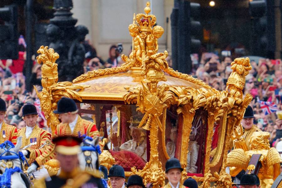 Carlos III es coronado en una histórica ceremonia en Londres