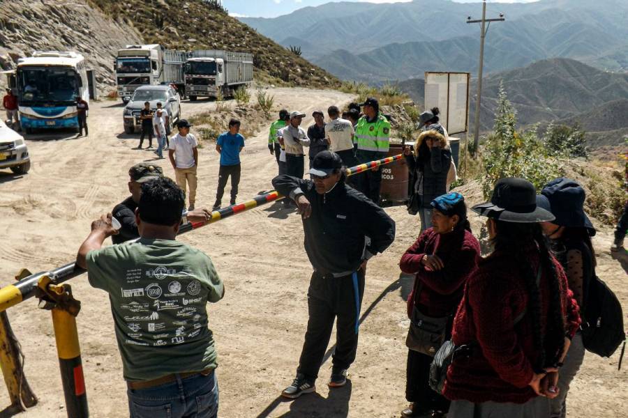 Recuperan cuerpos de 27 mineros tras incendio en yacimiento de oro en Perú