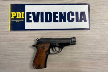 Polic&iacute;a halla pistola de Augusto Pinochet durante operativo antidrogas en Chile
