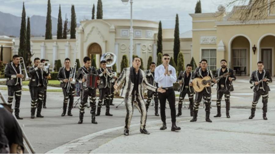 Lenier estrena versi&oacute;n regional de “Como Te Pago” con Edwin Luna y La Trakalosa de Monterrey