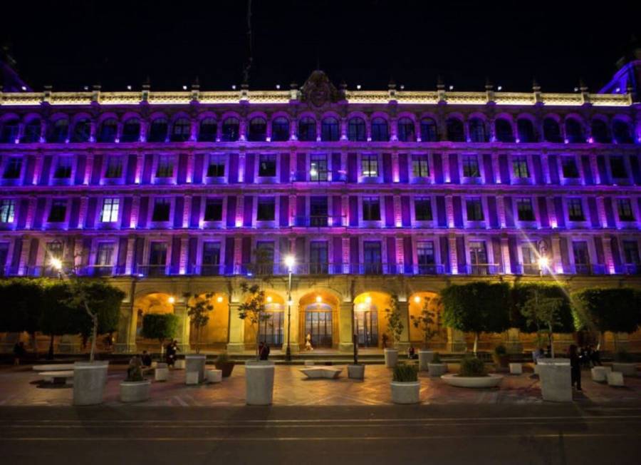 Iluminan edificios capitalinos por D&iacute;a Mundial del Lupus