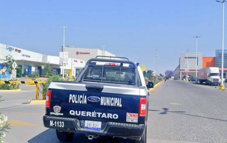 Separan de sus cargos a tres policías en Querétaro