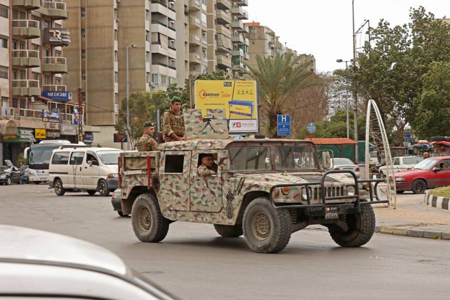 Soldados y policías en Líbano acumulan empleos para sobrevivir