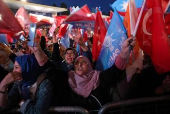 Erdogan encabeza resultados en elecciones clave en Turqu&iacute;a