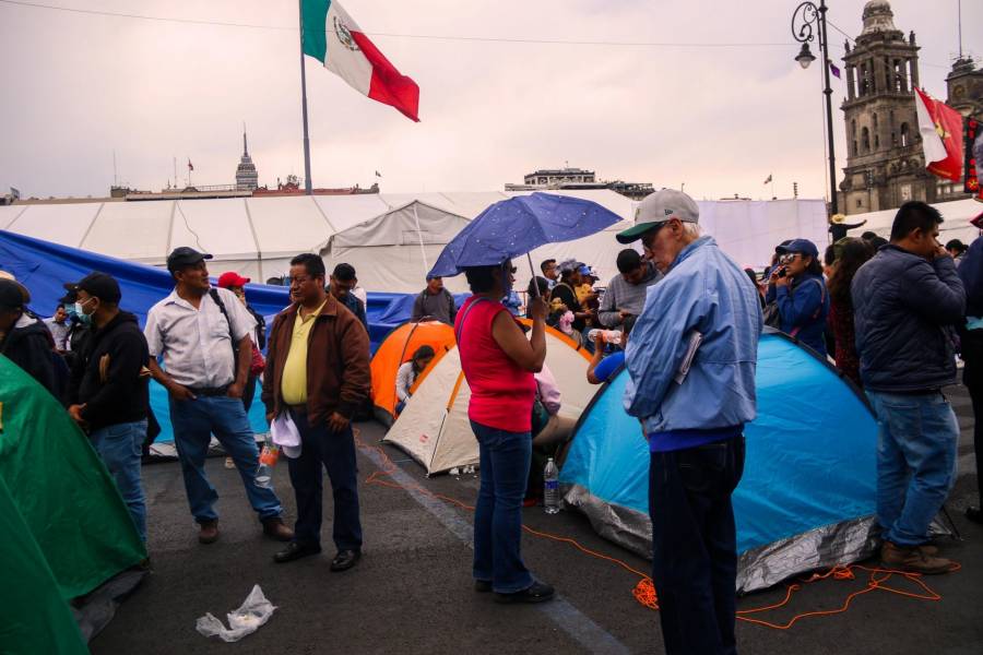 La CNTE monta plantón en el Zócalo de la CDMX