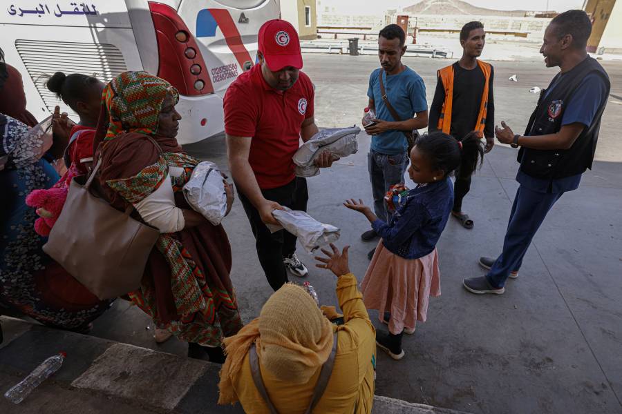 Sudán se hunde en la crisis tras un mes de guerra