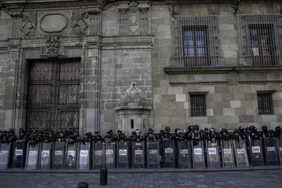 CNTE intenta dar portazo en Palacio Nacional