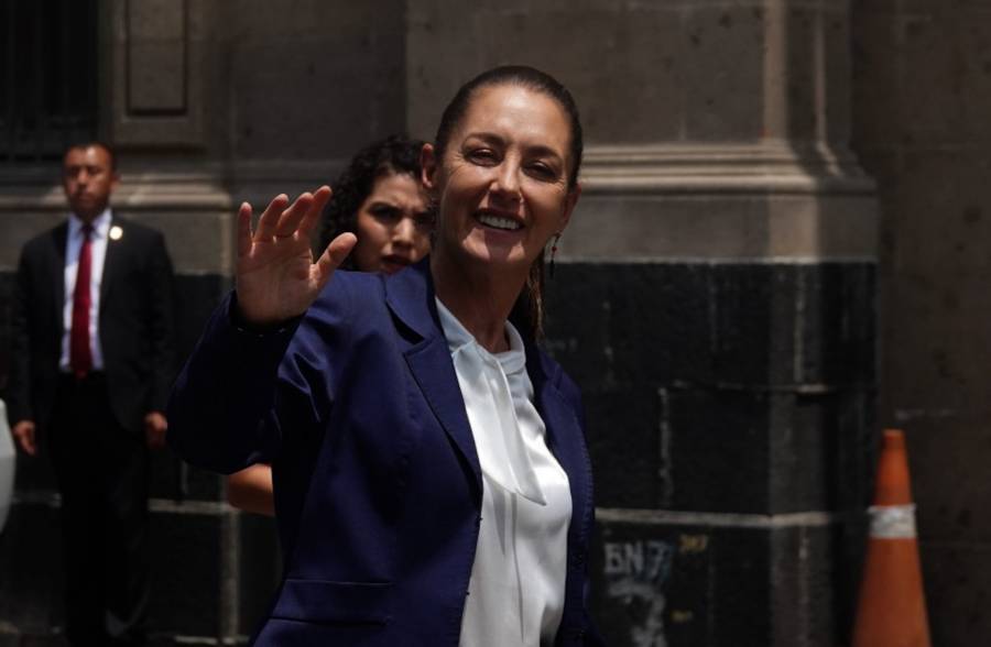 La jefa de Gobierno de la Ciudad de México, regresa a su lugar de trabajo como profesora en la UNAM