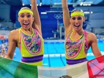 Nuria Diosdado y Joana Jim&eacute;nez llevan a M&eacute;xico al oro en nataci&oacute;n art&iacute;stica
