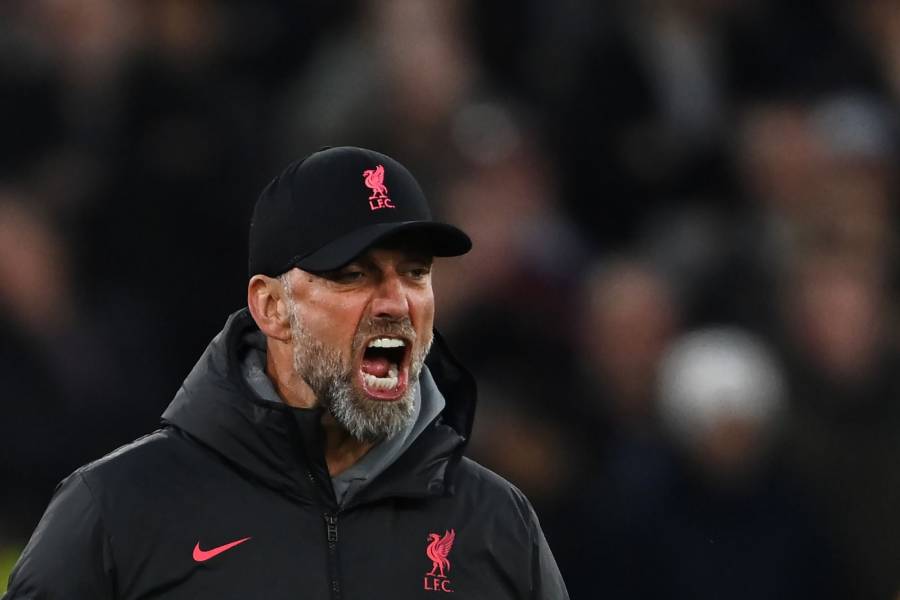 Klopp suspendido por críticas al árbitro