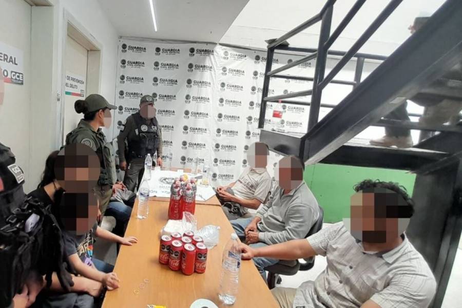 Rescatan a 40 migrantes secuestrados en autobús en límites de Nuevo León y SLP