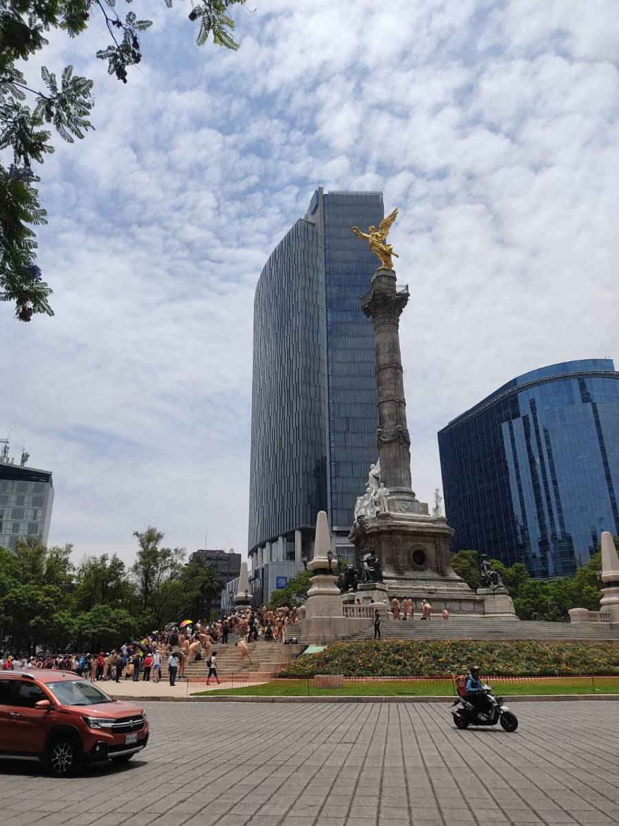 Se llevó a cabo la primera marcha nudista en la Ciudad de México