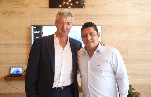 Ricardo Gallardo Cardona, anunció la construcción de la Ciudad Deportiva del Atlético de Madrid en Soledad de Graciano Sánchez