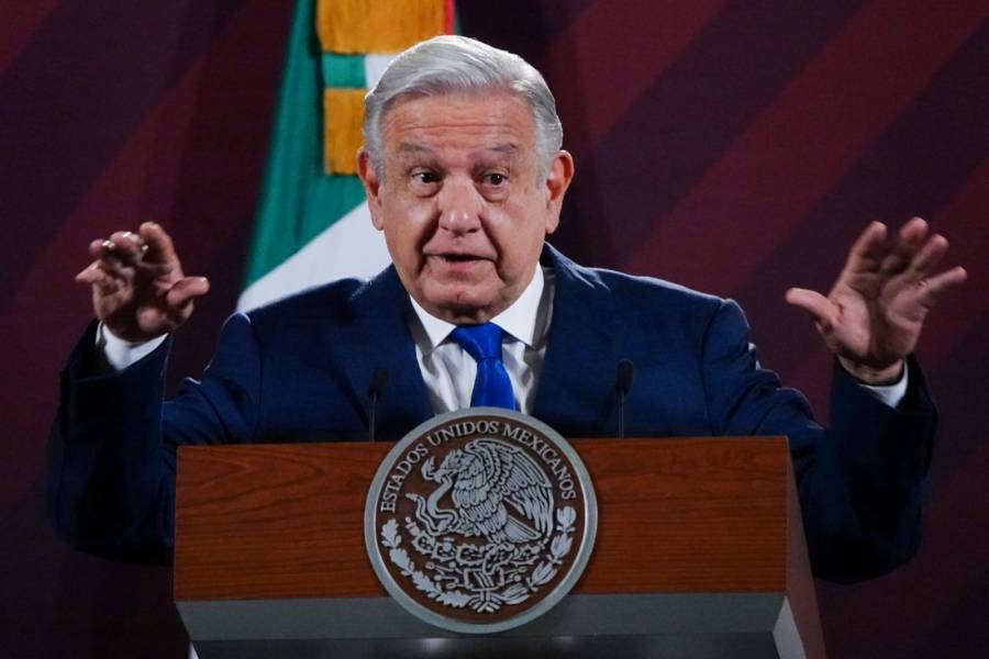AMLO analiza adquisición de Banamex, si Grupo México no lo hace