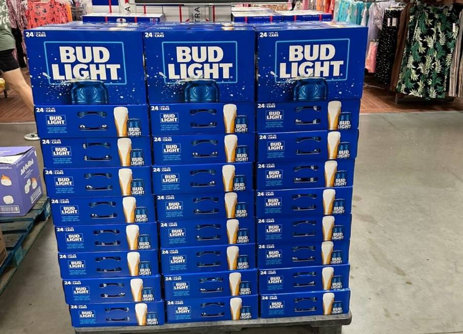 Bud Light al borde de la quiebra tras perder 4 mil millones de dólares por anuncio pro LGBTQ