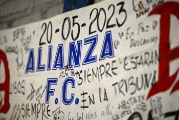 Federaci&oacute;n salvadore&ntilde;a sanciona a club Alianza por estampida mortal