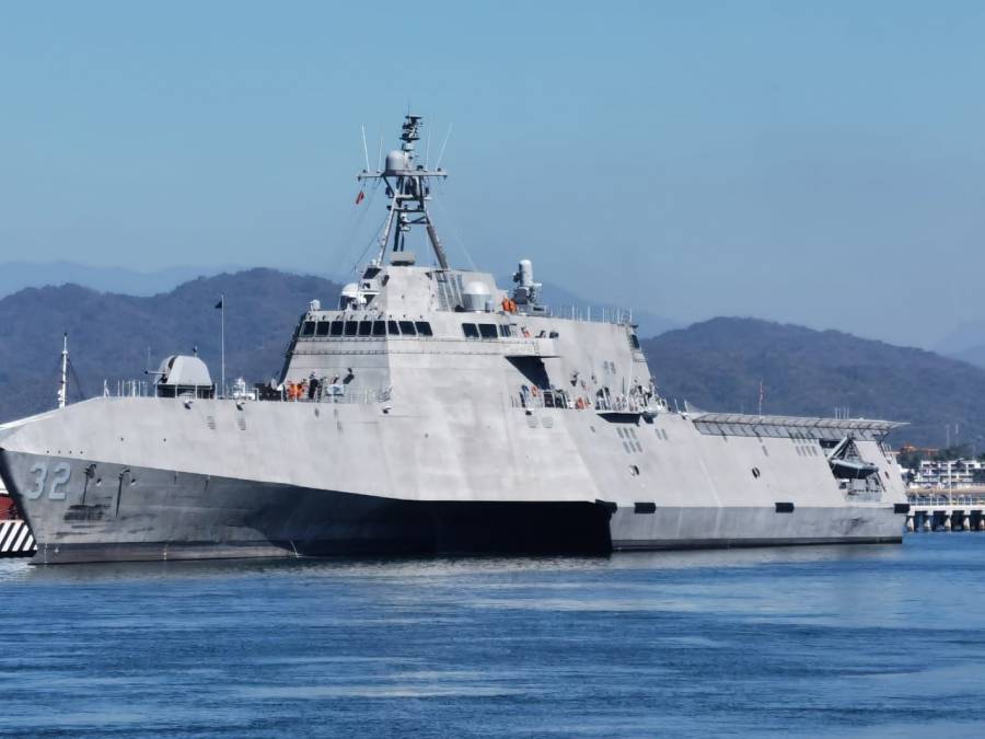Llega a Noruega el mayor buque de guerra del mundo
