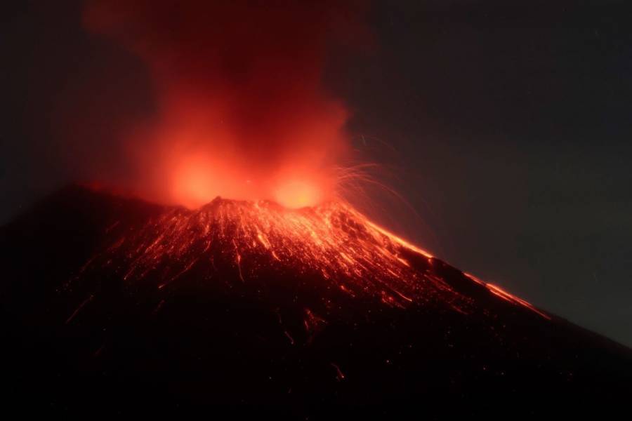 Volcán Popocatépetl se está serenando, confirma López Obrador