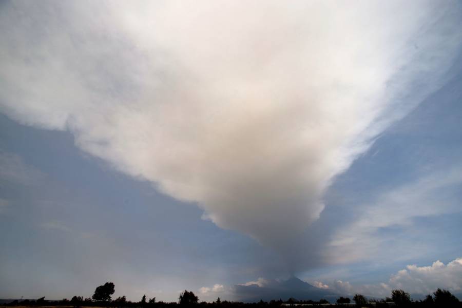 Popocatépetl sigue presentando una señal de tremor a la baja sin explosiones