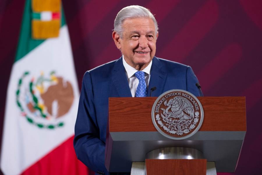 AMLO pone al mismo nivel los ataques de su 