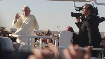 Papa Francisco insta a abandonar combustibles f&oacute;siles en cumbre clim&aacute;tica