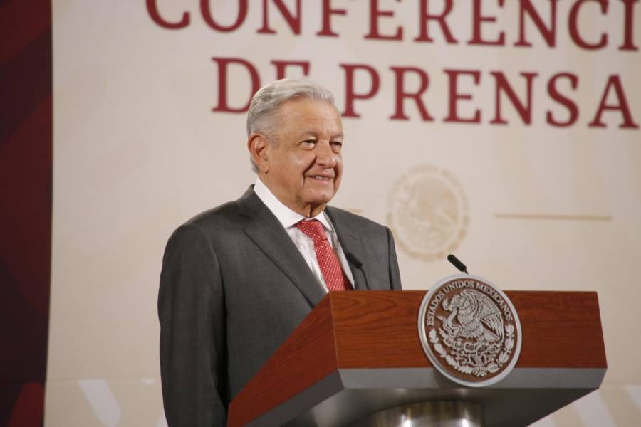 López Obrador confirma ir tras el abogado de García Luna por daño moral
