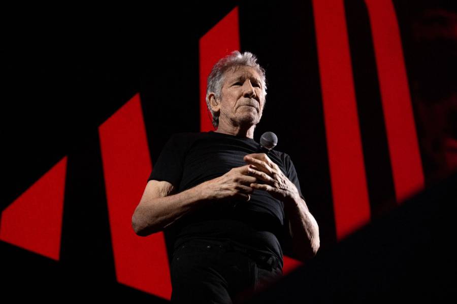 Policía alemana investiga a Roger Waters por un atuendo de estilo nazi