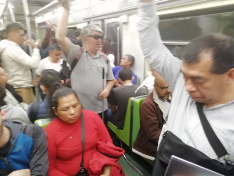 HISTORIAS EN EL METRO: EL MISTERIO DEL CHAMPÚ