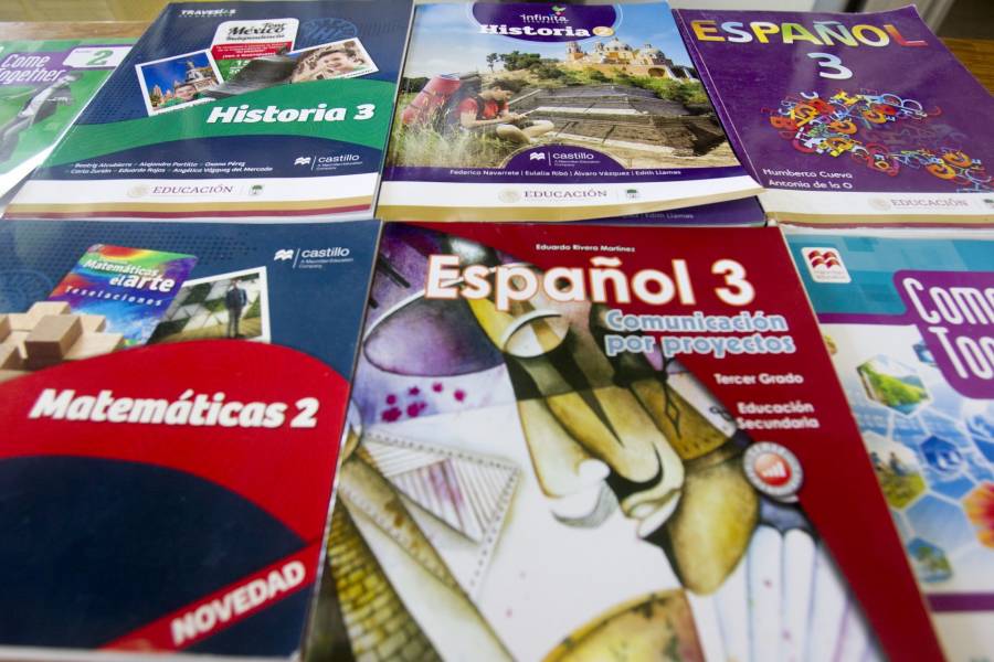 Amparos contra libros de texto, porque eran negocio, acusa Ejecutivo