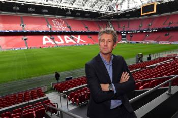 Van der Sar abandona la dirección del Ajax después de un 