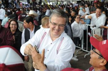 Altos funcionarios abandonan sus cargos para respaldar a Marcelo Ebrard en su candidatura presidencial