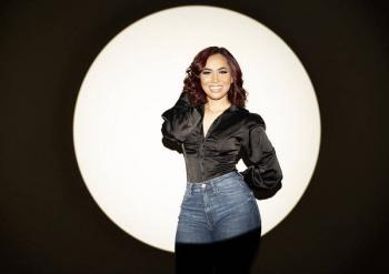 Comediante Tiby Camacho regresa con su humor a los escenarios de EE. UU