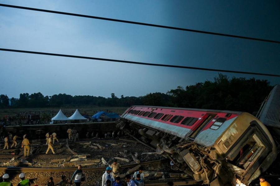 Más de 280 muertos y cientos de heridos en un accidente de tren en India