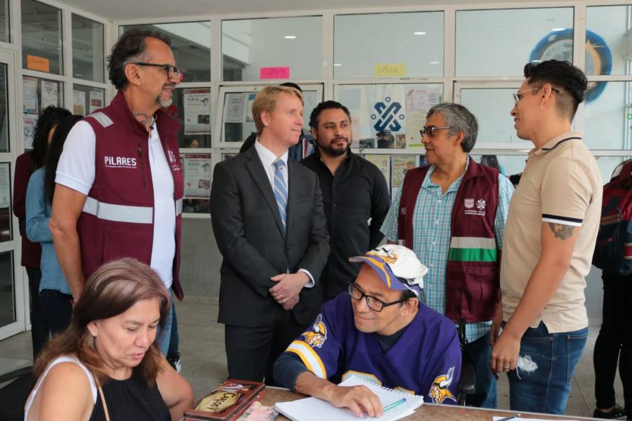 Diplomáticos de la Embajada de EEUU visitan punto Pilares en la CDMX